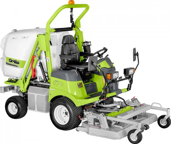 Tondeuse frontale professionnelle Grillo FD 13.09 4WD avec grand bac de collecte. Équipement disponible chez Outivert, votre expert à Nivelles et Waterloo.